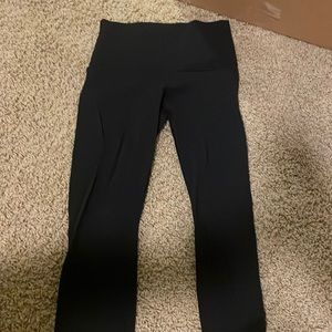 Black wunder under capris - black size 6
